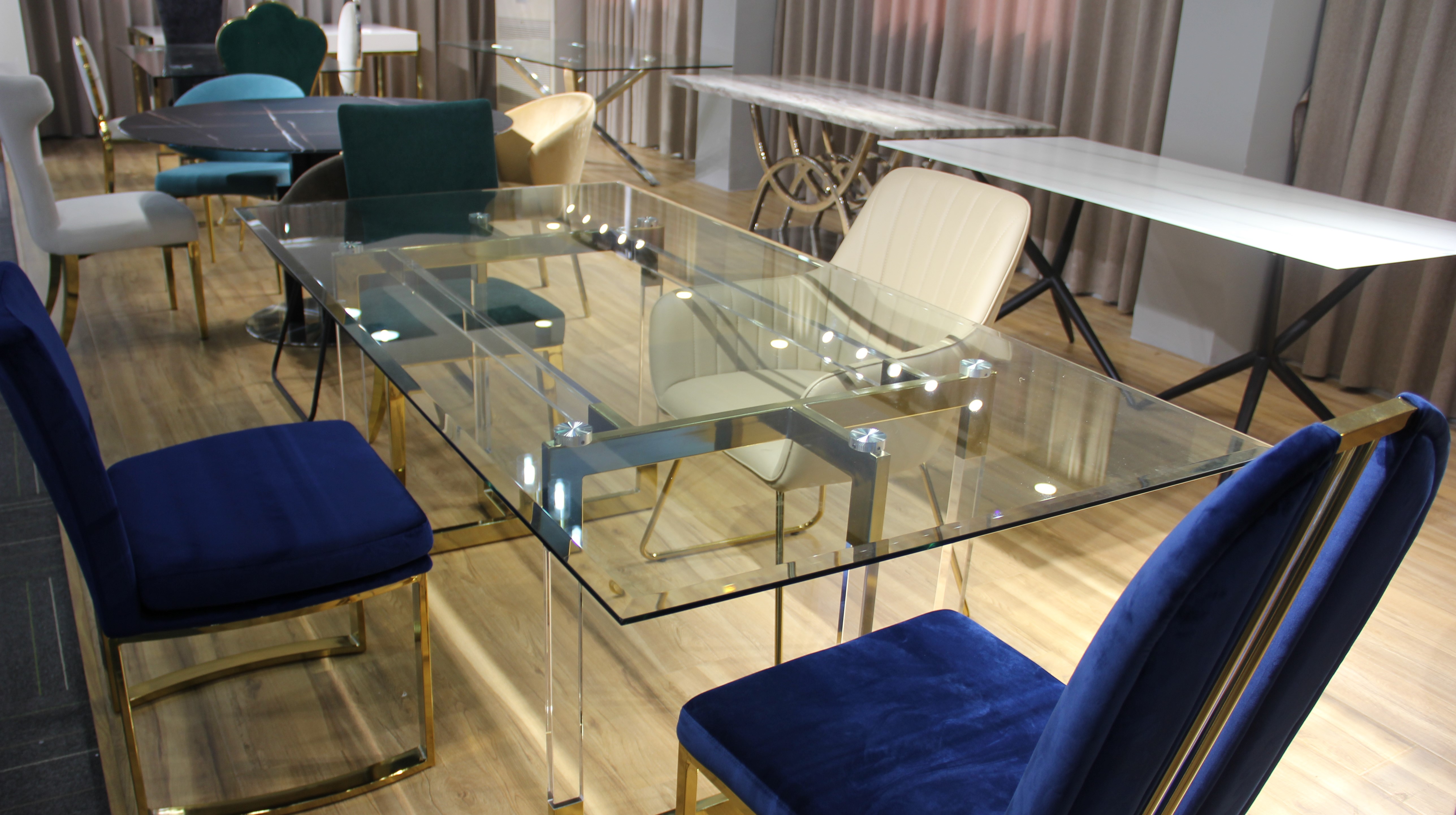 New Products，a new set of tables and chairs will be released
