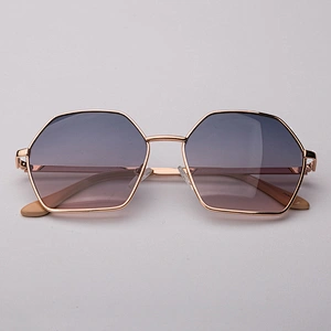 Cheap wholesale fashion ladies metal polarized sunglasses 2020