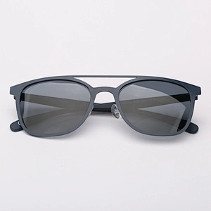 Wholesale classic square metal polarized sunglasses for men