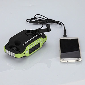 Hot Sale Portable Emergency Solar Powered Dynamo AM FM Radio Flashlight