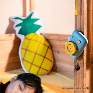 Fashionable cartoon design natural plant extracts mini portable mosquito repellent