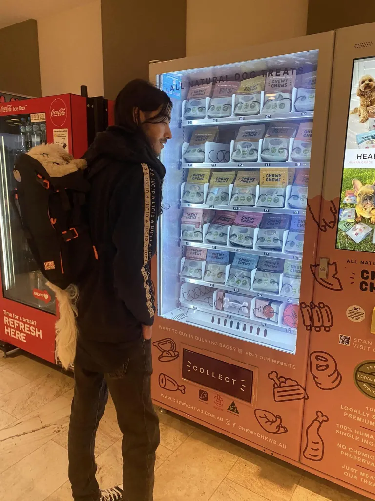 weimi pet vending machine for dog treats snacks food in Australia