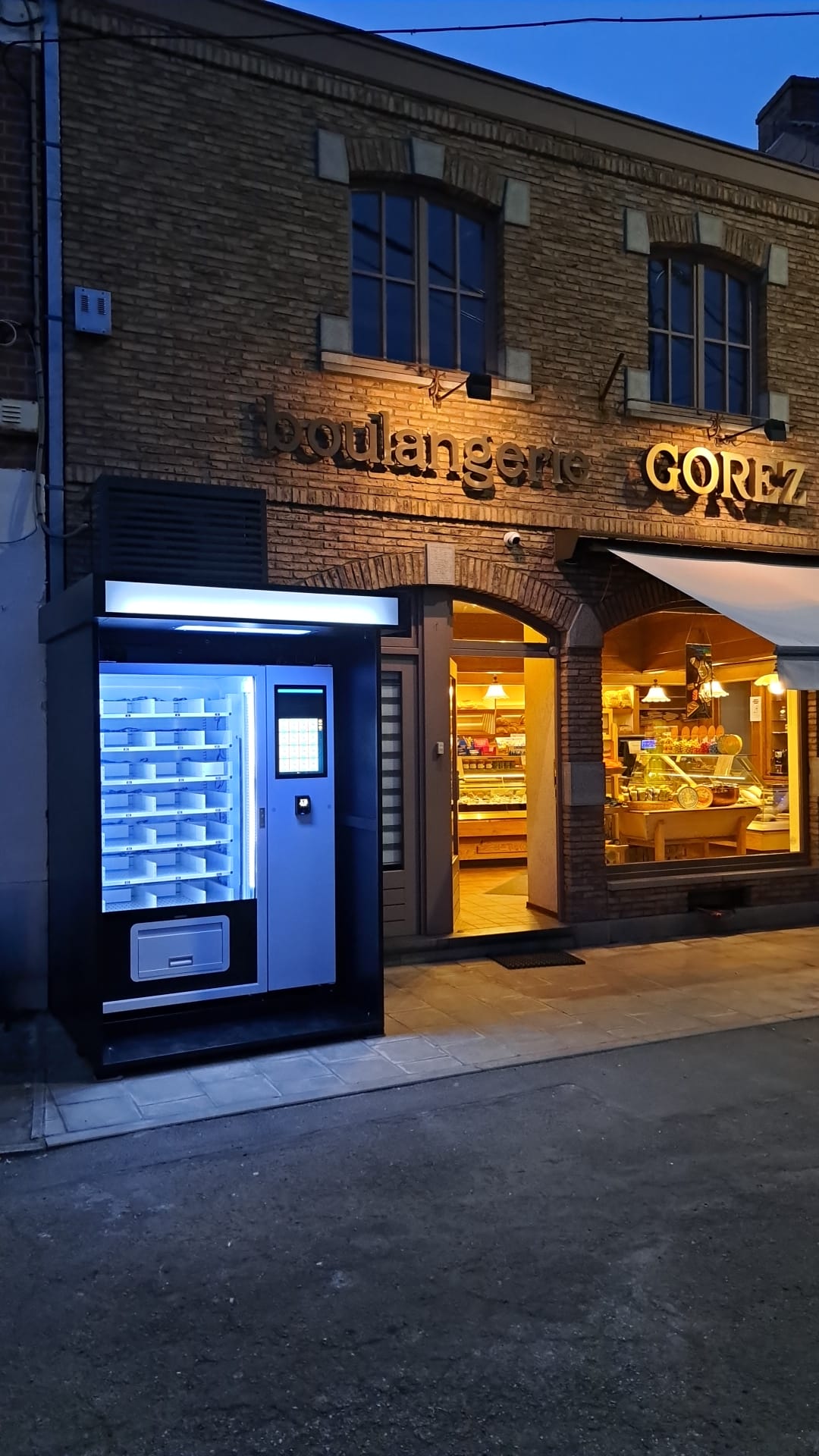 A belgium customer use our bakery vending machine to sell bread.