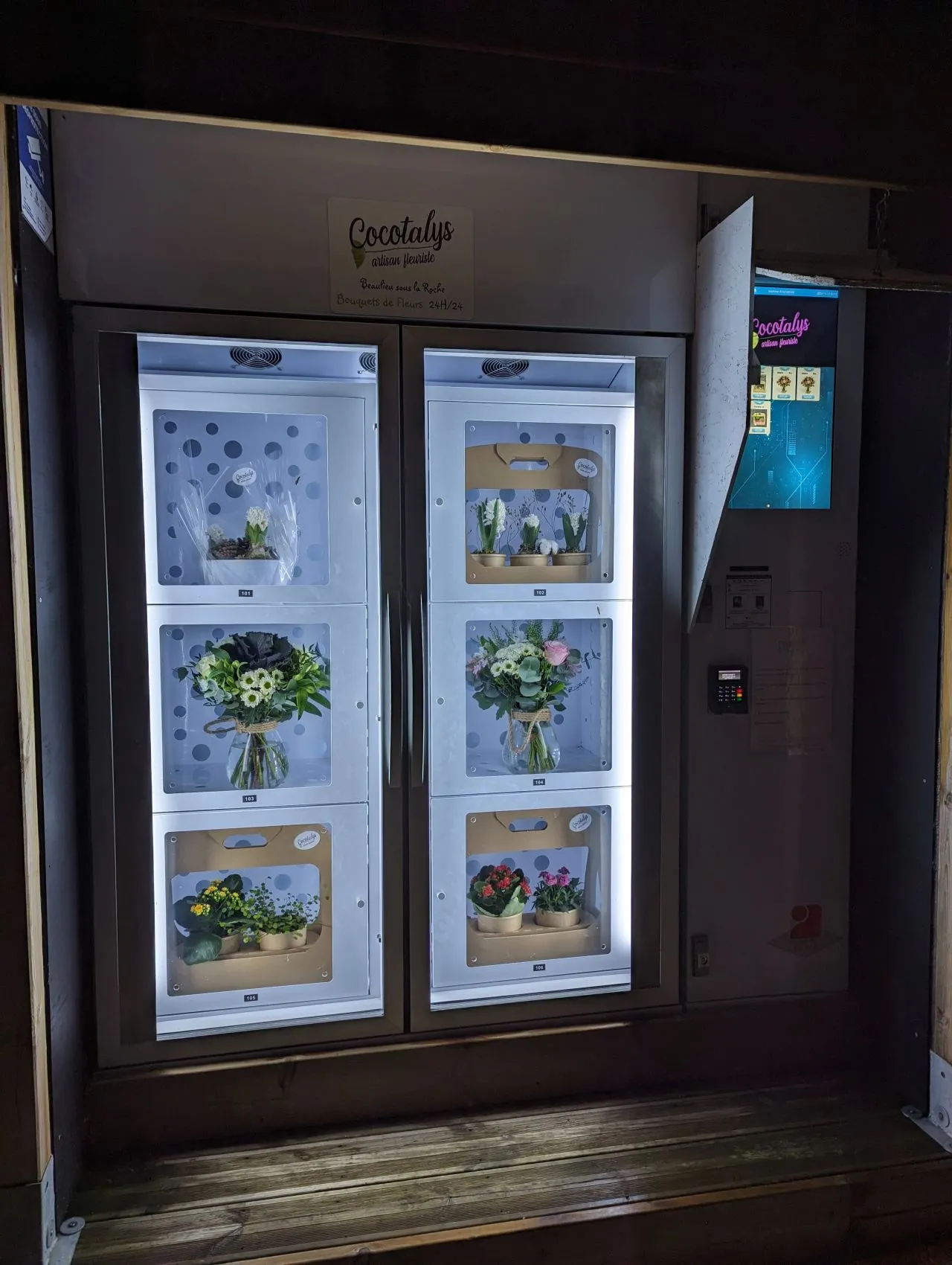 flower vending machine, 22 inch touch screen, cooling locker, our flower vending machine in France