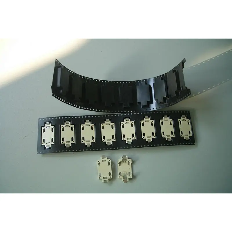 CR2032 battery plastic holder CR2032 button cell battery holder