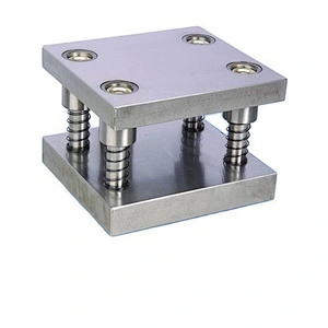 Injection moulding tool