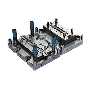 Transparent plastic injection mold