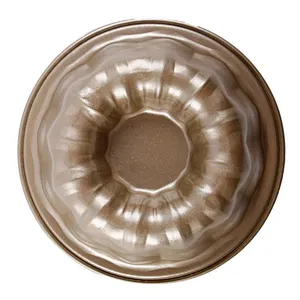 Factory direct sales household food grade spiral shape fluted carbon steel kitchen cake decorating pans molds