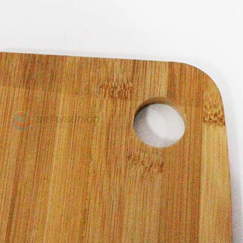 Manufacturers Wholesale Fashion Cheap Bamboo Wood Chopping Cutting Board With Suspension Hole