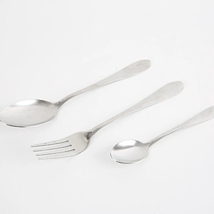 China Fabrication Professional luxury silver party tableware stainless steel matte silverware flatware set