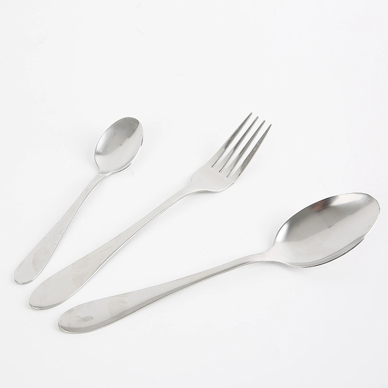 China Fabrication Professional luxury silver party tableware stainless steel matte silverware flatware set