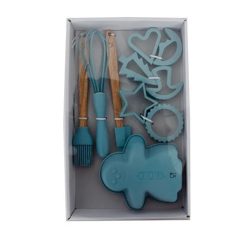 Hot sale Silicone and PP plastic 10pc 3d cute baking tools set cookie cutter round silicone cake pan molds
