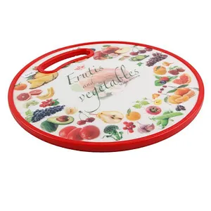 Environmentally friendly colorful kitchen reusable round plastic chopping board with handle