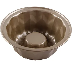 Factory direct sales household food grade spiral shape fluted carbon steel kitchen cake decorating pans molds