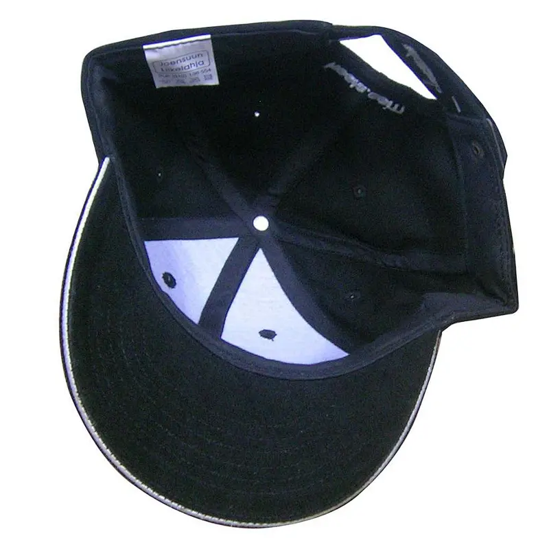 curved brim baseball cap