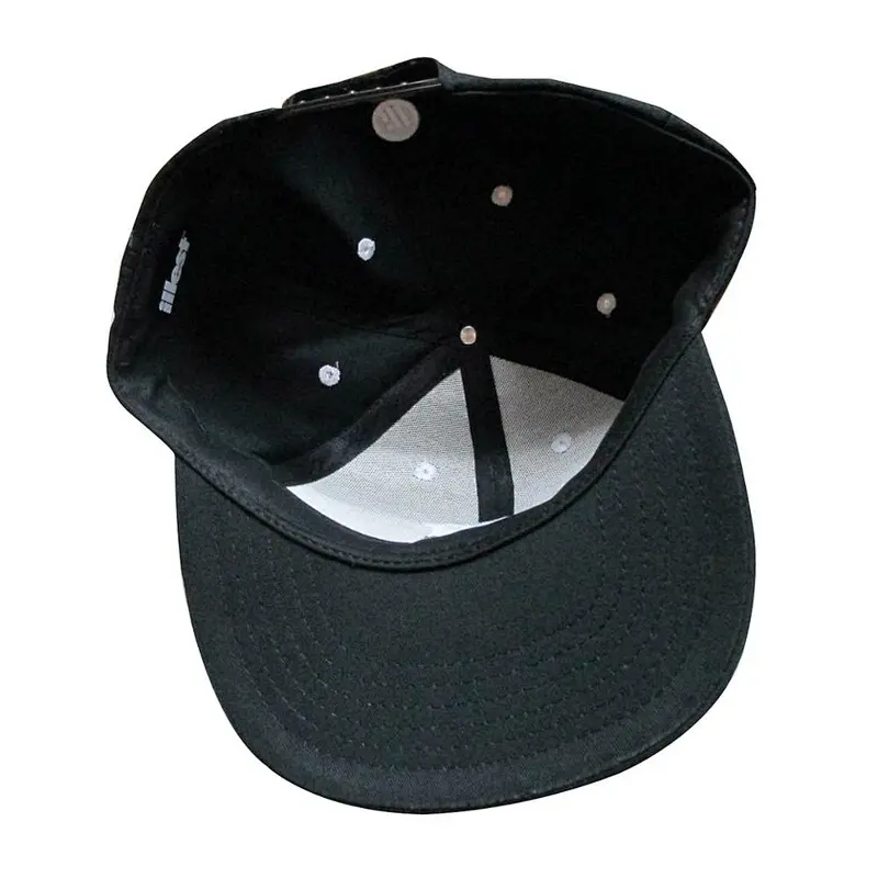 snapback hat