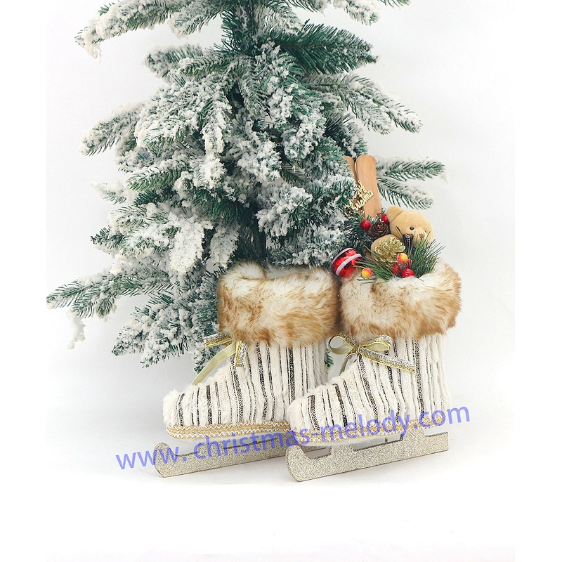 COUNTRY CHRISTMAS ICE SKATES HAND CARVED FRAME DOOR WREATH HANGER RED PLAID UNIK 20*20cm