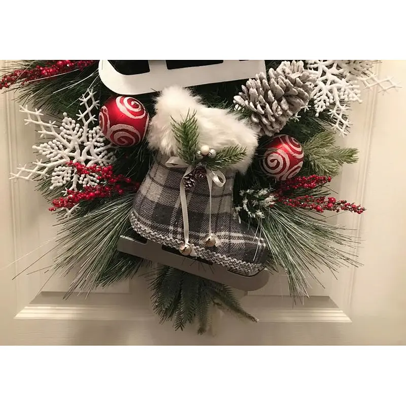 COUNTRY CHRISTMAS ICE SKATES HAND CARVED FRAME DOOR WREATH HANGER RED PLAID UNIK 20*20cm