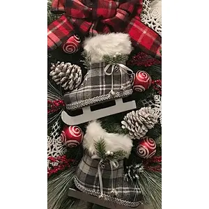 COUNTRY CHRISTMAS ICE SKATES HAND CARVED FRAME DOOR WREATH HANGER RED PLAID UNIK 20*20cm