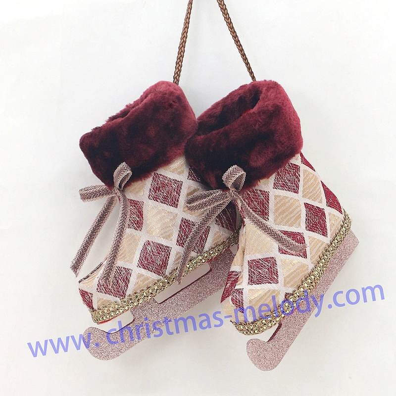 COUNTRY CHRISTMAS ICE SKATES HAND CARVED FRAME DOOR WREATH HANGER RED PLAID UNIK 20*20cm