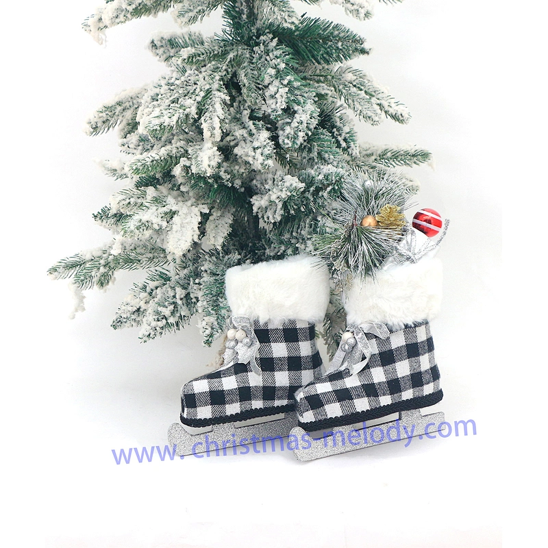 COUNTRY CHRISTMAS ICE SKATES HAND CARVED FRAME DOOR WREATH HANGER RED PLAID UNIK 20*20cm