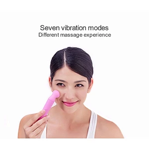 Ultra Hygienic Soft Silicone Deep Clean Exfoliation Facial Cleansing Brush for Dirt and Oily