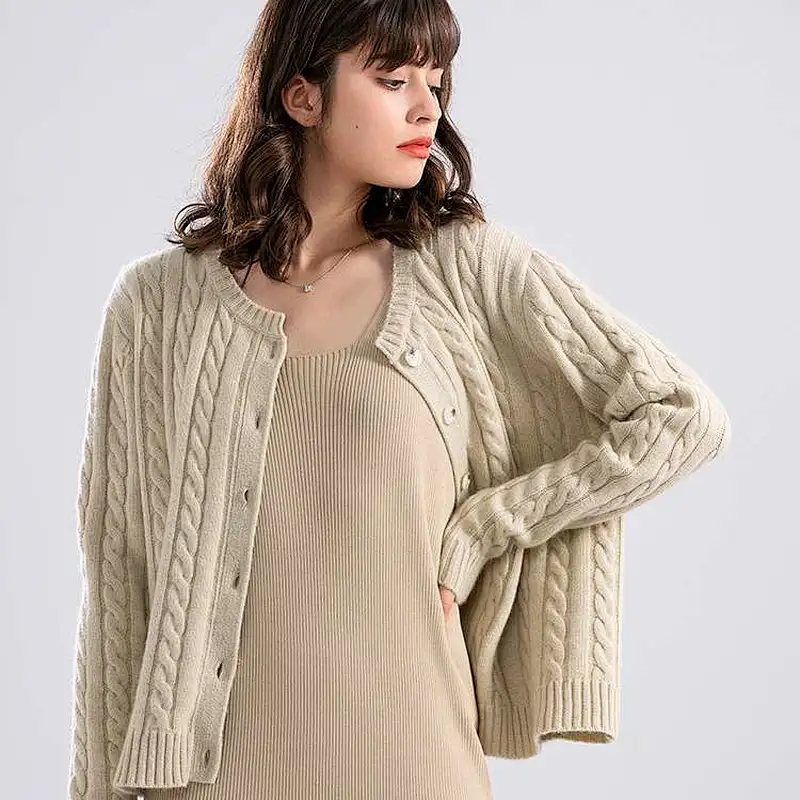 Free Sample In Stock Prompt Goods 100% Polyester Winter High Neck Women Sweater