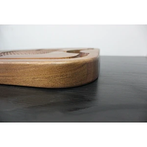 acacia wood cutting board