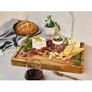 acacia wood cutting board