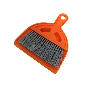 2017 Plastic Indoor Outdoor Dustpan with Long handle brush