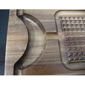 acacia wood cutting board