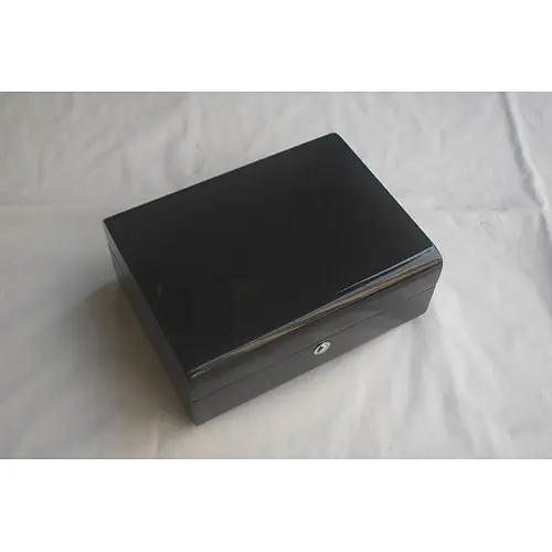 Watch box in wooden