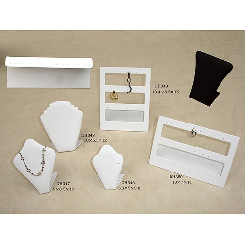 Earring dsiplay