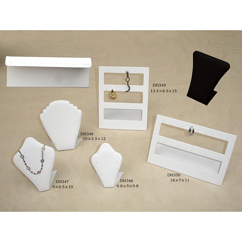 Earring dsiplay