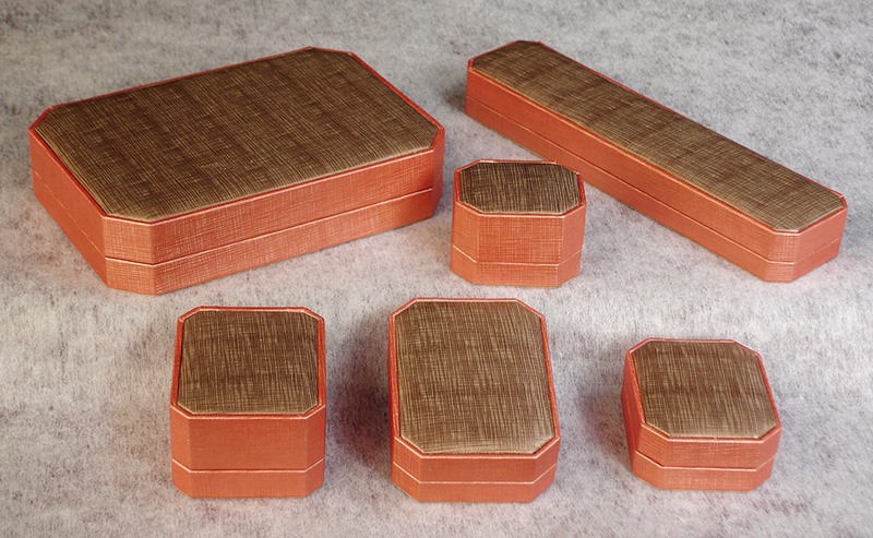 Jewellery box series in plastic box