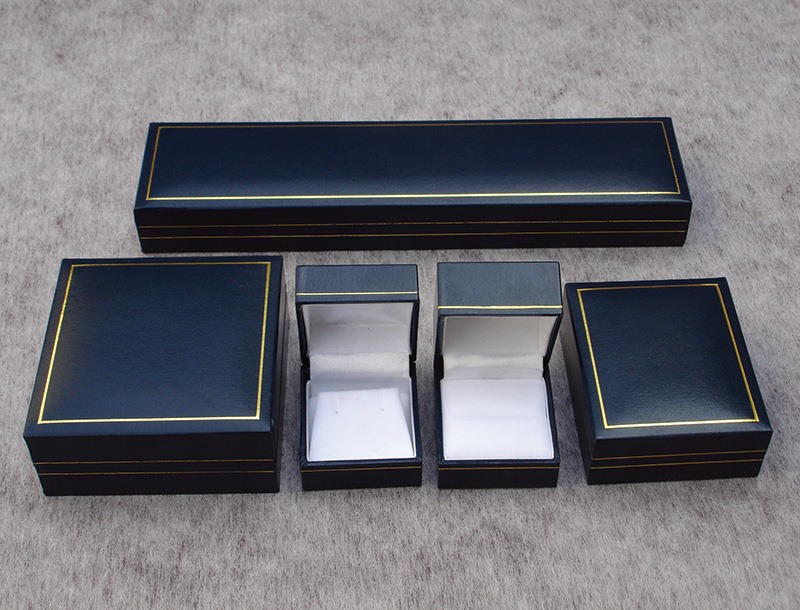 Plastic box