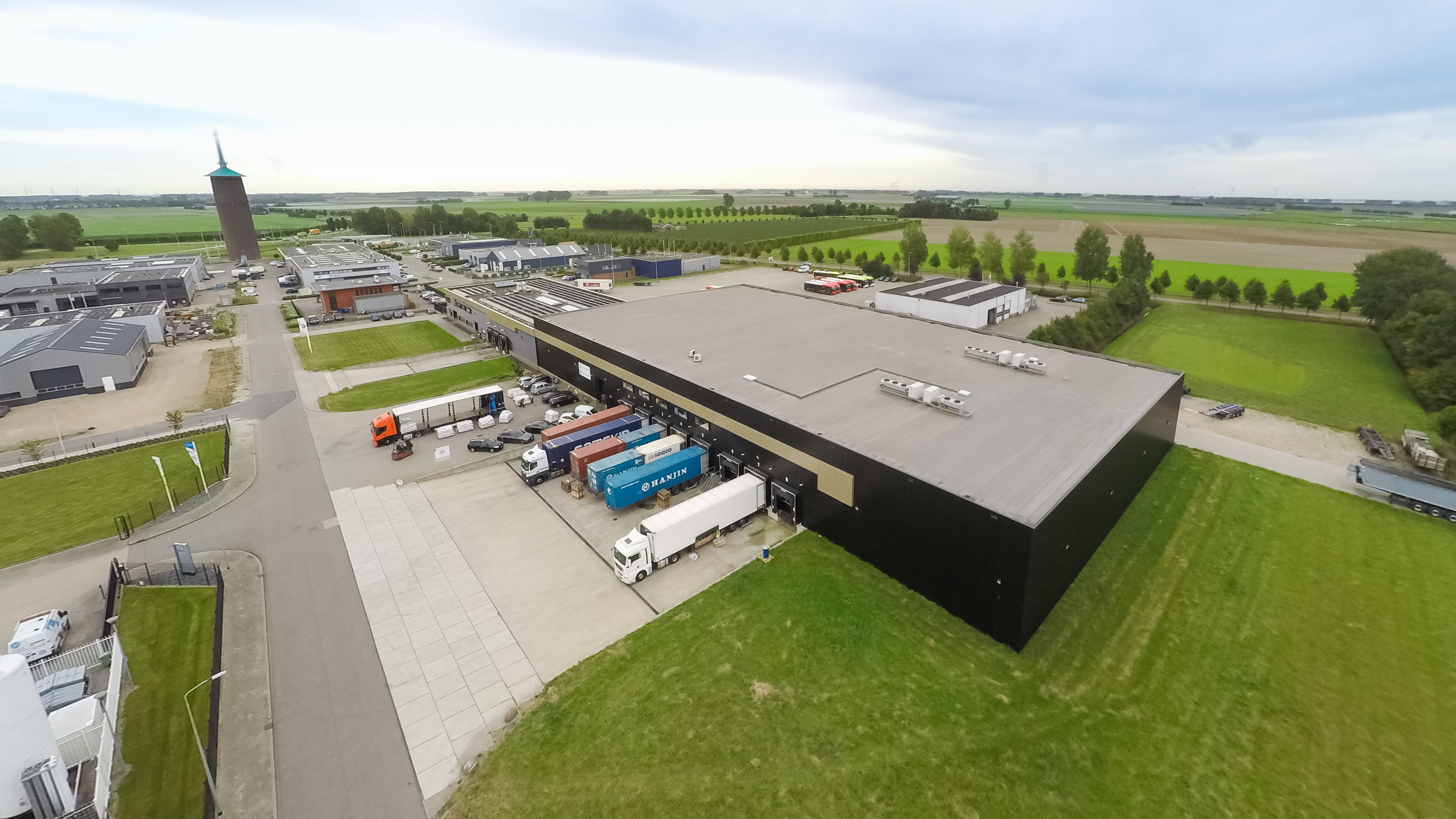 144 half-cut cells solar panel EU stock