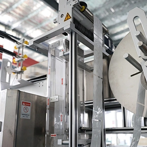 Drinking Water Beverage Plastic PET Bottle High Speed Full Auto with Electric Oven Sleeve Shrink Label Applicator Labeling Machine liquid packing machine liquid packing machine
