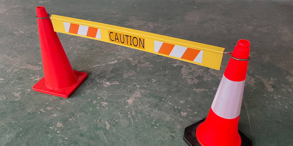 traffic_cone_bar