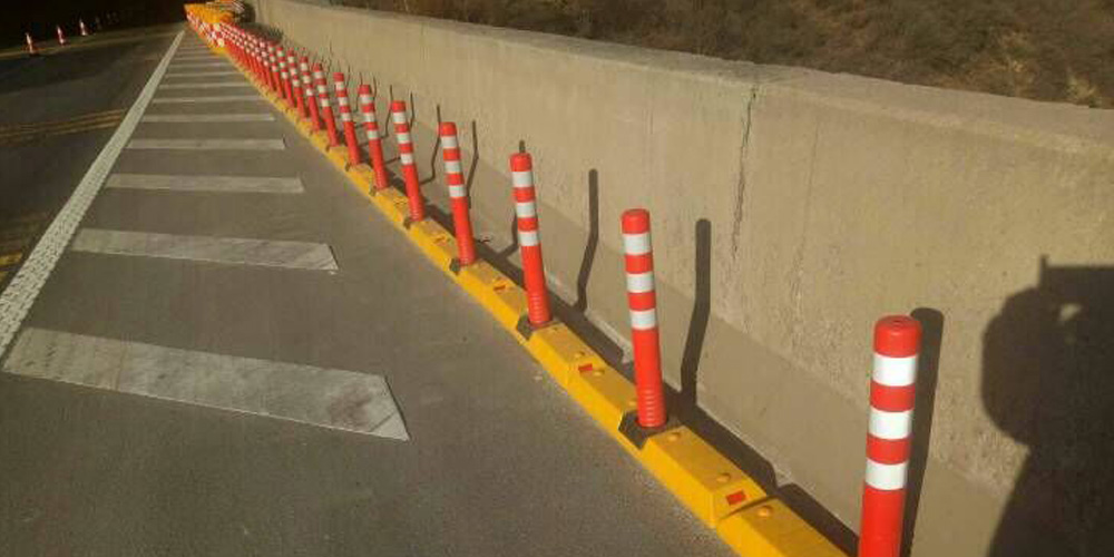 reflective_traffic_lane_dividers