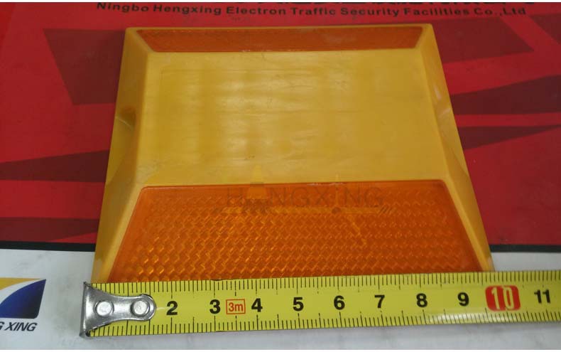Road_Plastic_Yellow_Road_Stud.jpg