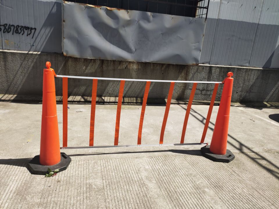 road_roll_up_fence