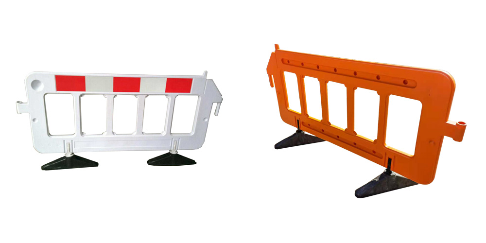 reflective_plastic_road_barrier
