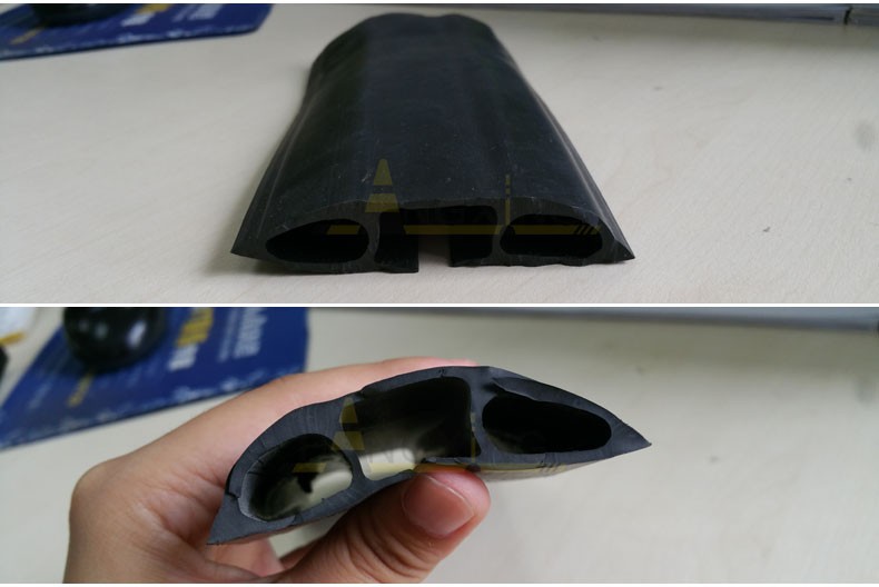 WP02_black_details01.jpg