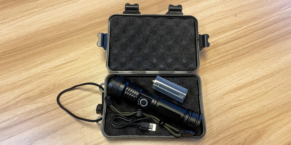 aluminum_small_led_flashlight