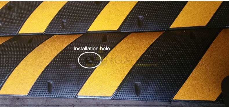 Rubber_Heavy_Duty_Speed_Bump.jpg