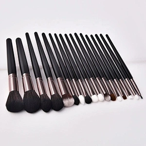 17Pcs Latest Design Wood Handle Makeup Brush Set
