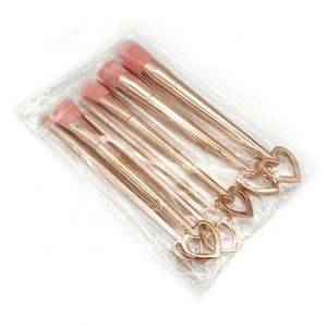 Heart Handle 7pcs Makeup Brush Set Colorful Synthetic New Factory Foundation Synthetic Hair Eye Shadow Shaving Brush Flat Brush