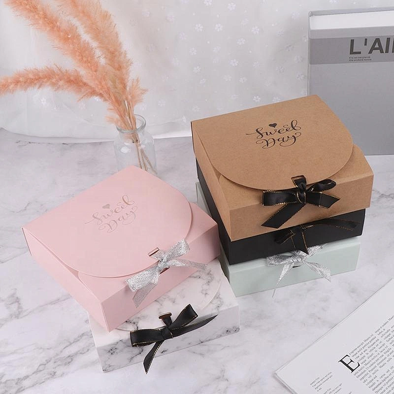 Surprise price and hot sales CMYK and hot stamping paper box for packing gifts