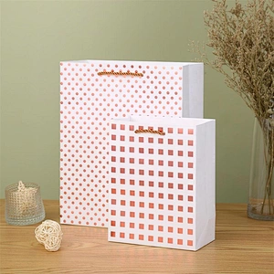 Hot Sell Factory latest Birthday gift bag competitive price Bear Gift Box paper Packaging